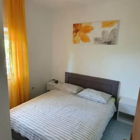 Simba Terasa&parking Apartamento Pirovac