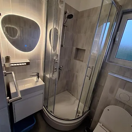Simba Apartment Pirovac