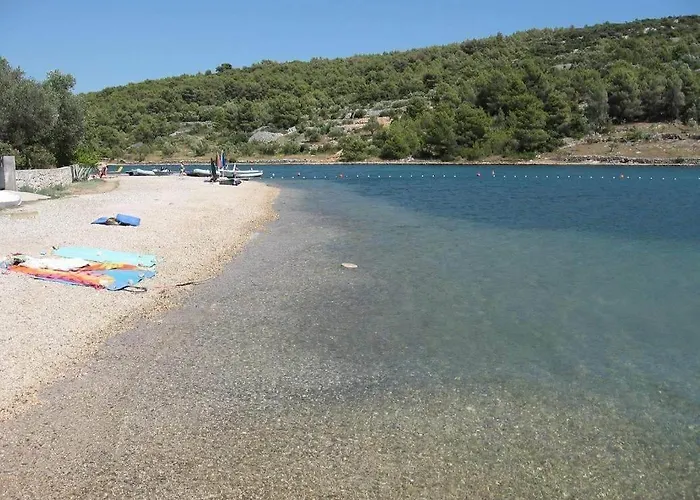 Simba Terasa&parking Pirovac