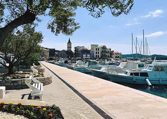 Simba Terasa&parking Pirovac