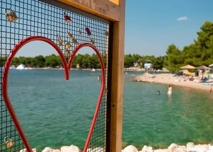 Simba Terasa&parking Appartement Pirovac